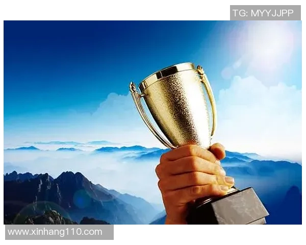 奖杯象征荣耀与努力如何激励个人与团队追求卓越与成功的心路历程 奖杯象征荣耀与努力如何激励个人与团队追求卓越与成功的心路历程